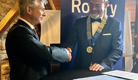 Shakehands - der Wechsel ist vollzogen